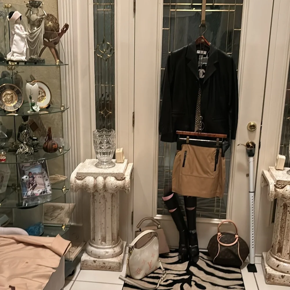 CHRISTIAN LOUBOUTIN CUTOUT PLATFORMS - Picture 17 of 17